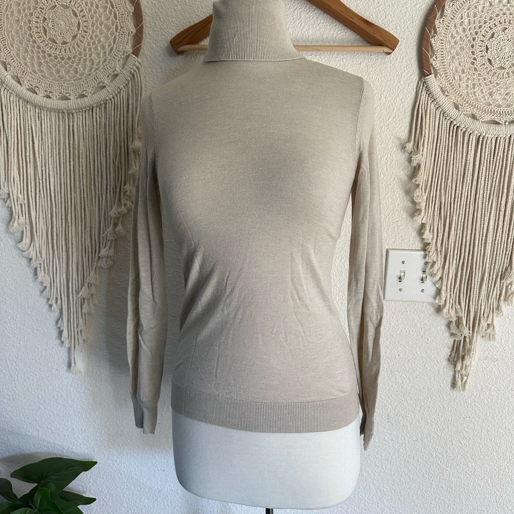 Ann Taylor cream soft wool blend turtleneck lightweight sweater XS